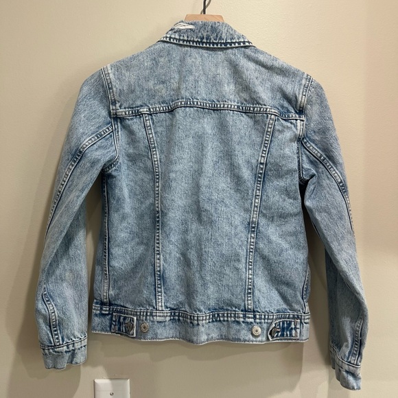 Old Navy Light Wash Destroyed Denim Size Small - Picture 4 of 5